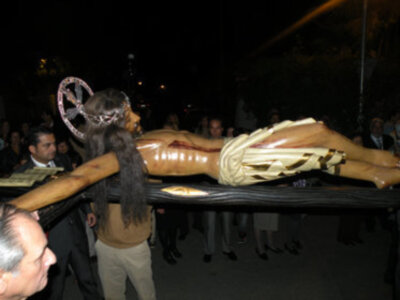  El Cristo de San Agustín dio la bendición por la feligresía de la Parroquia de Santa Clara.
