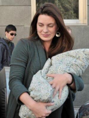 Alejandra Osborne ya tiene a sus mellizos en su casa sevillana