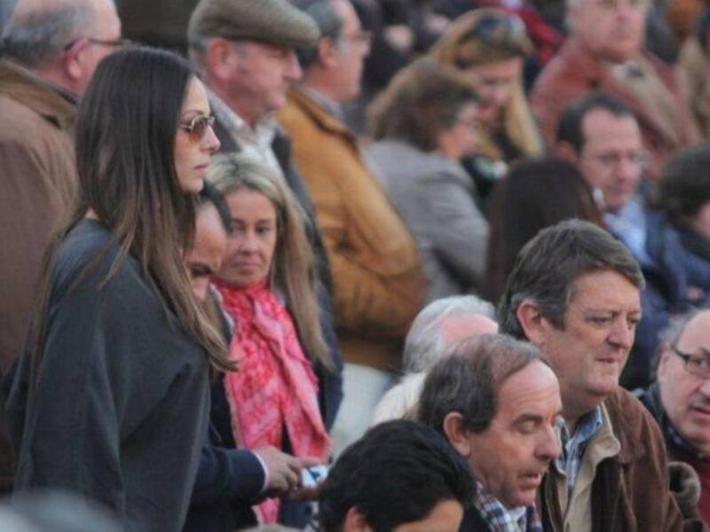 Eva González fue a la plaza a ver torear a su novio Cayetano 