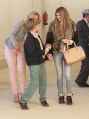 Eva González fue a la plaza a ver torear a su novio Cayetano 