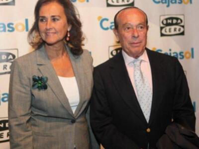 La duquesa de Alba premiada por Onda Cero