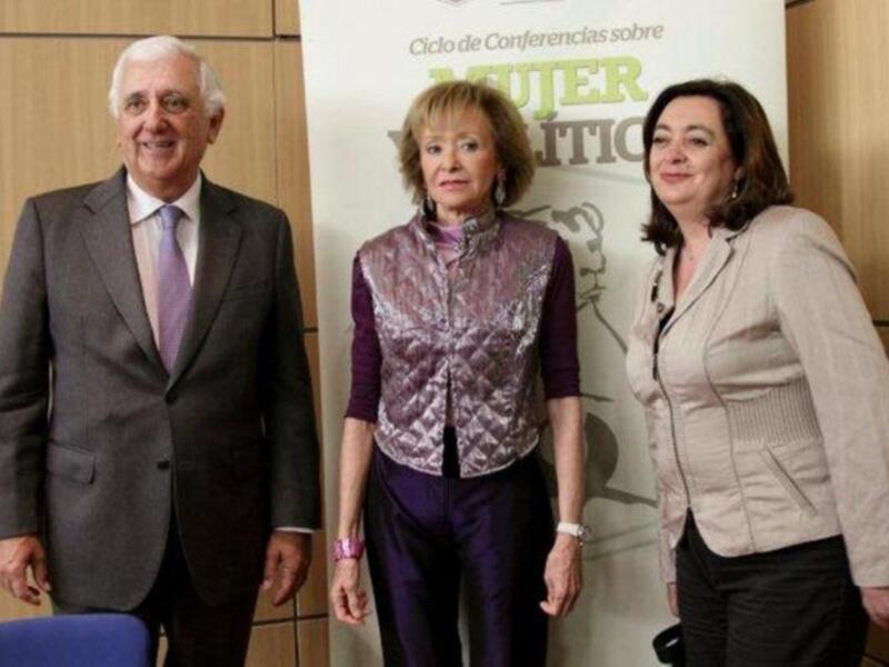 María Teresa Fernández de la Vega luce su nueva imagen en Sevilla