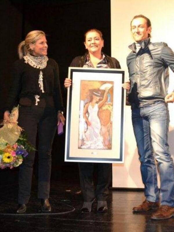 María del Monte recibe un caluroso homenaje del pueblo de Bormujos con motivo del día de la mujer