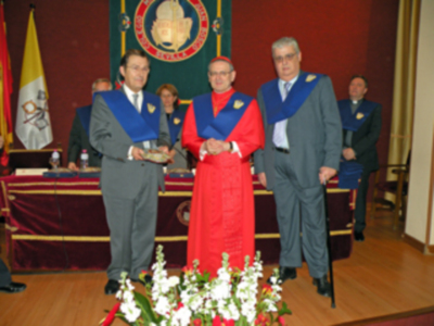 Ilustres Becario de Honor y de la visita extraordinaria a Sevilla de S.E.R. Cardenal Ángelo Amato (SDB), en el Colegio Mayor San Juan Bosco.