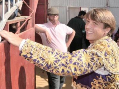 El cordobés celebra el día del padre con sus tres hijos en un festival benéfico