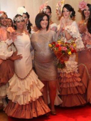 José Fernando ortega apoya a su hermana Gloria Camila en un desfile