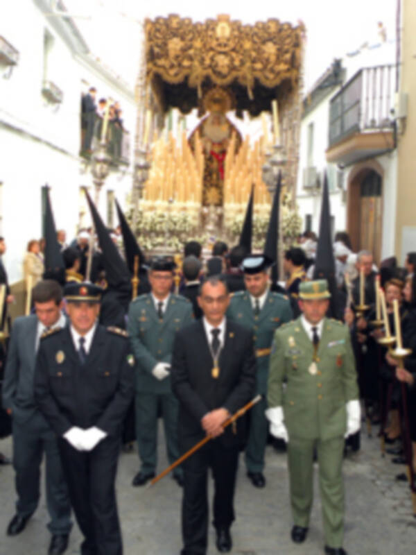  La lluvia dio una tregua en el  Viernes Santo de Alcalá del Río.