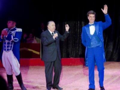 El conde de Salvatierra debuta como domador de elefantes en el circo mundial en Sevilla.