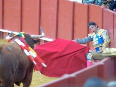 Numerosos personajes conocidos en Feria de Sevilla 2012