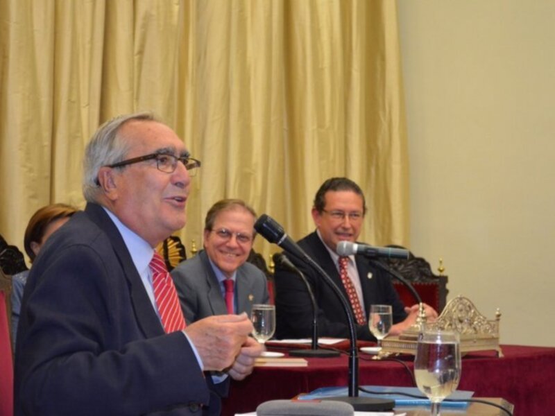 Fotografías de la conferencia celebrada el 22 de mayo en el Ateneo de Sevilla