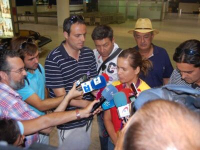 Marina Alabáu ya está en casa con su inseparable oro olímpico