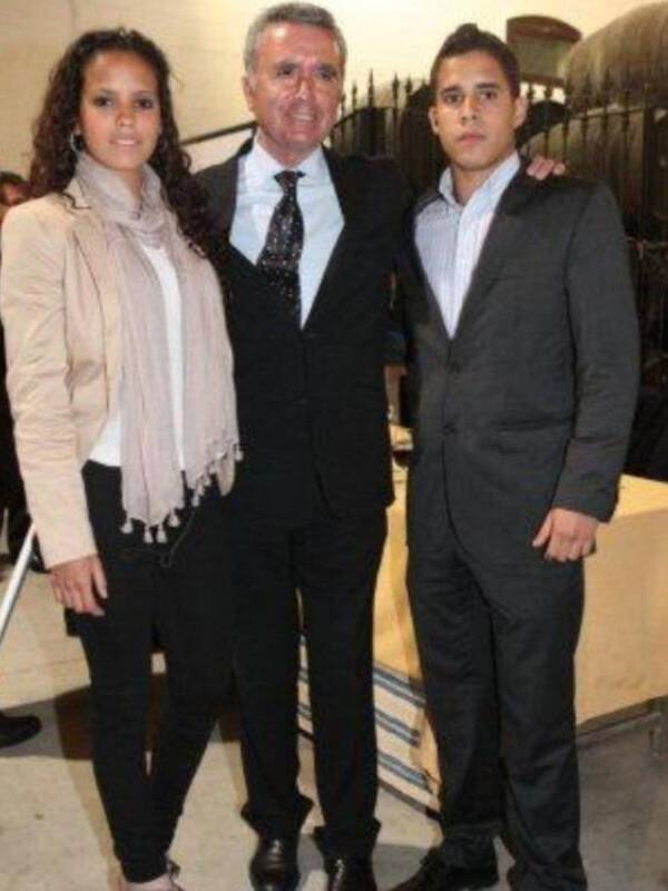 José Fernando recibe un millón de euros, herencia de Rocío Jurado de mano de su padre Ortega Cano