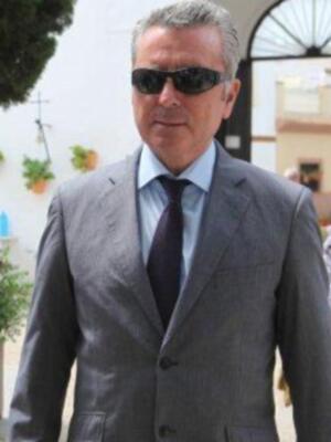 José Fernando recibe un millón de euros, herencia de Rocío Jurado de mano de su padre Ortega Cano
