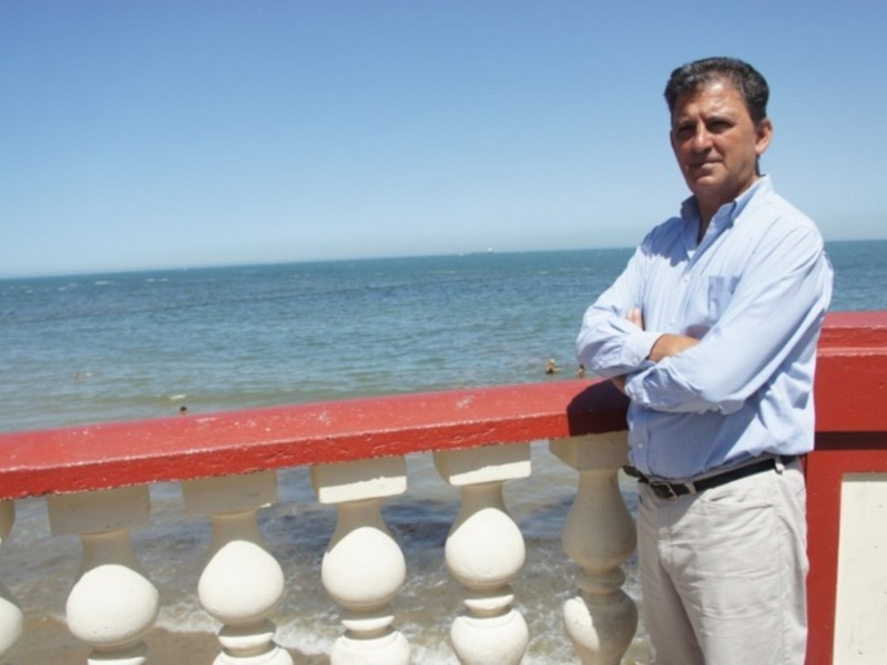 "La última noche", libro más vendido del verano en las playas de Cádiz y Huelva