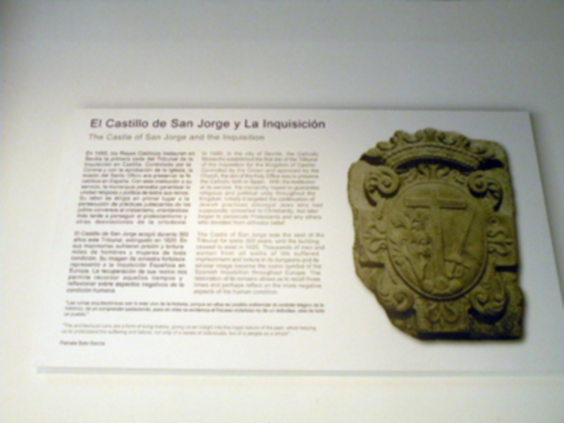 Información detallada sobre el Castillo de San Jorge y la Inquisición en el Museo de la Ciudad de Cádiz, España.