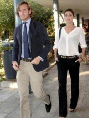 Amaia Salamanca y Rosauro Baro, cada día más cerca de la boda fotografiados junto al cura que casa a los famosos 