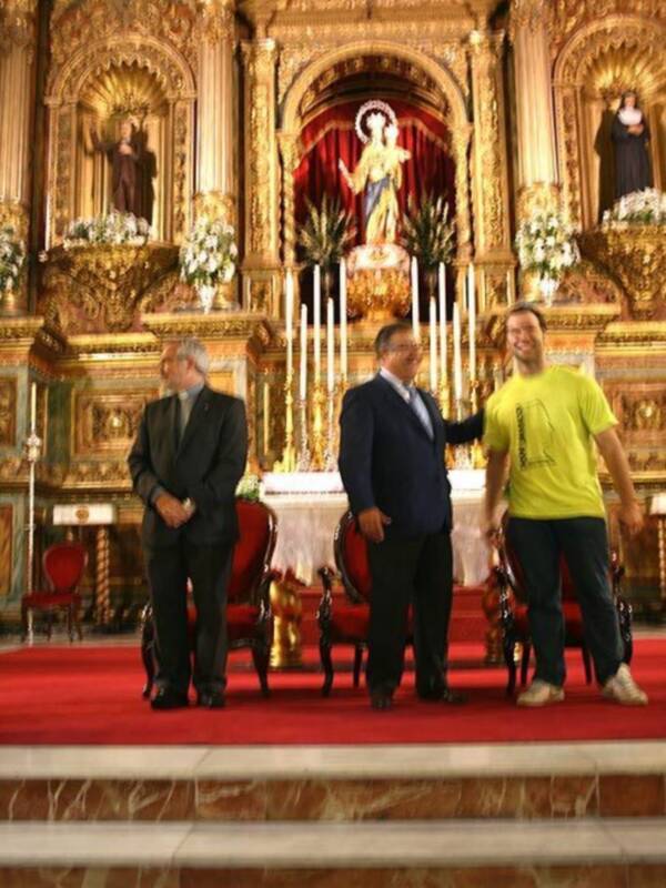 Don Bosco convocó a su alrededor a miles de personas en Sevilla, como la Gran Familia Salesiana que, somos en torno a nuestro Padre y Maestro San Juan Bosco.