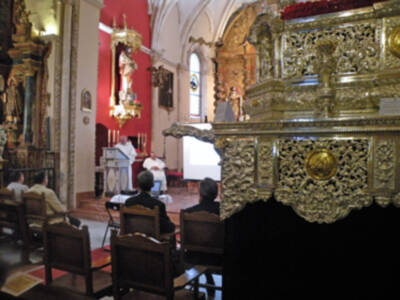 El sacerdote fray Antonio Larios Ramos (Dominico) exalto, a las Hermandades del Dulce Nombre de Jesús e inauguro el congreso en Alcalá del Río (Sevilla) 