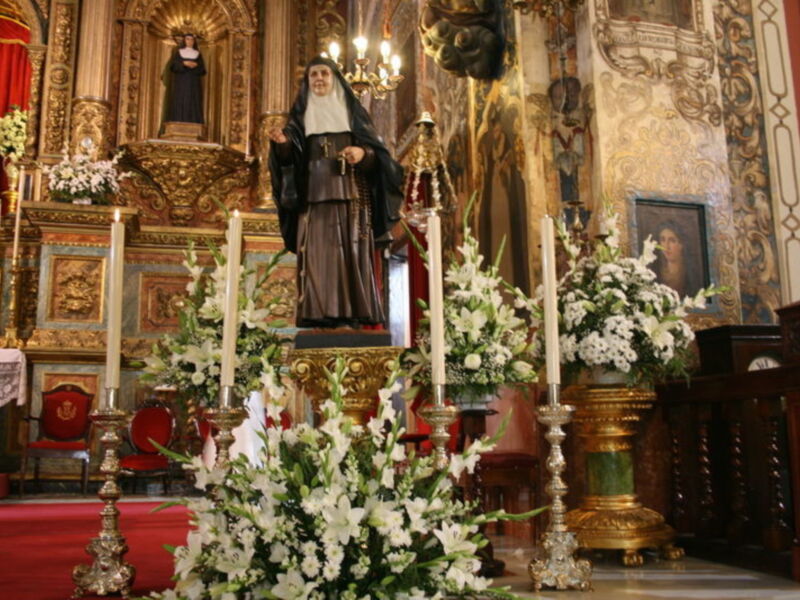 Bendecida la imagen de Santa Ángela de la Cruz por S.E.R. el Sr. Cardenal Emérito de la Archidiócesis de Sevilla Fray Carlos Amigo Vallejo en la Basílica de Mª Auxiliadora, Don Bosco testigo de excepción.