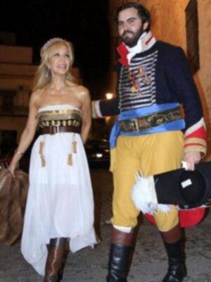 Luis Alfonso de Borbón y su esposa padrinos de la magnifica fiesta aniversario de la revista Escaparate en Sevilla