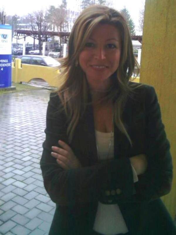 Yolanda Aldón regresa a España cargada de éxito tras la presentación de su último libro en la universidad de Stefano Cel Mare de Suceava (Rumanía)