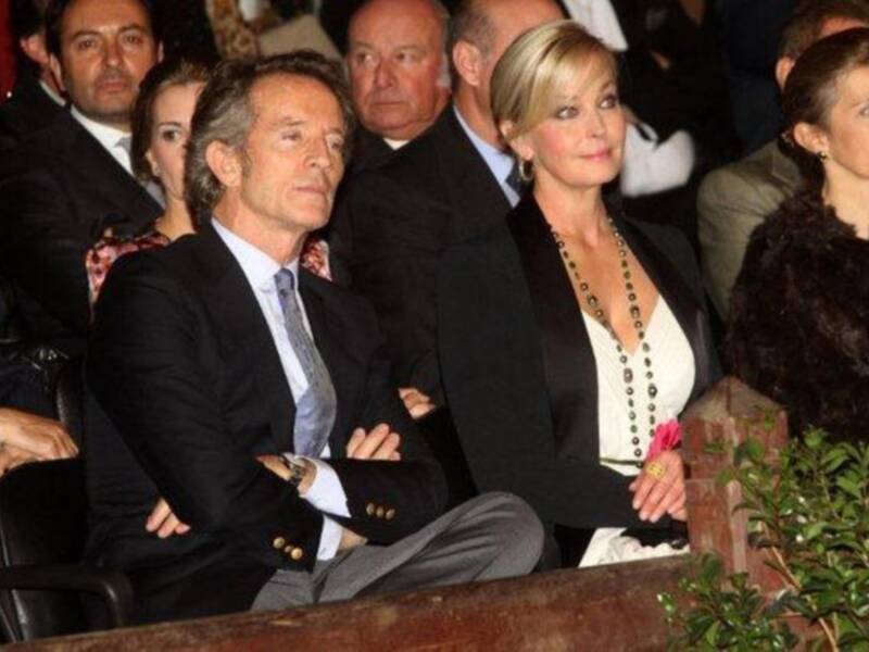 Alfonso Díez ejerce de duque de alba y entrega premio a Bo Derek
