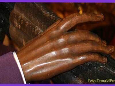 La Pasión - Semana Santa  en 20 TV  Ultimo  Programa, emitido  ayer : Entrevista a Camareras de la Esperanza Macarena;   Vía Crucis Magno Sevilla 2013  y Las portadas del Corpus Christi.