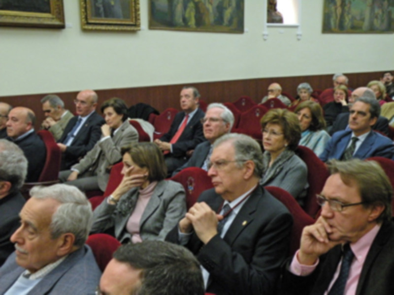 Sevilla.El Ateneo reconoció la labor de Caritas Diocesana con la medalla de Oro de su instituición.
