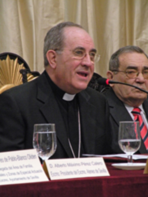  Sevilla.El Ateneo reconoció la labor de Caritas Diocesana con  la medalla de Oro  de su instituición.
