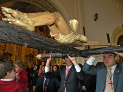 Provincia. Procesión claustral de los titulares de la Hermandad de Vera-cruz de Alcalá del Río.
