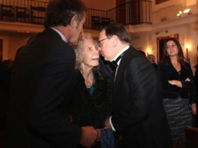 La duquesa de Alba, presidenta de honor de la fundación real academia de medicina y cirugía de Sevilla