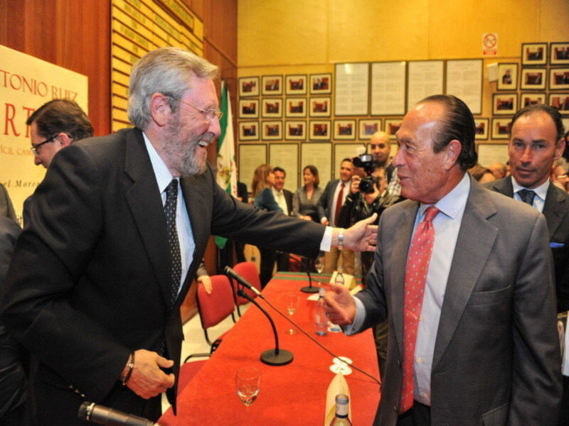 Gran éxito de la presentación del libro de Espartaco en Antares