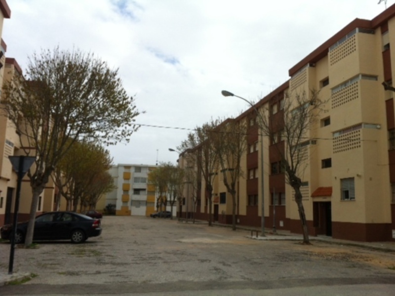 Los servicios eléctricos municipales dotan de mayor eficiencia lumínica a la barriada de Camarón(Chipiona)
