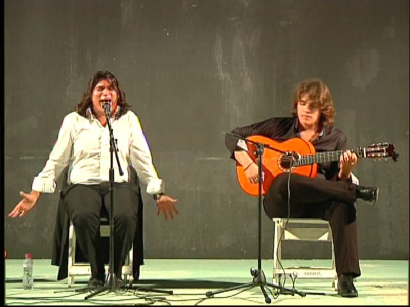 Samuel Serrano entusiasmó en su primer recital en solitario en Chipiona