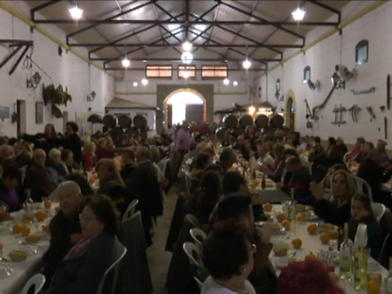 400 personas disfrutaron de la Berza de la Hermandad del Pinar de Chipiona que cambió con éxito de formato 