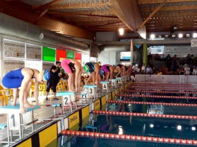 Ocho medallas para el Náutico Sevilla en el Nacional de invierno de natación adaptada
