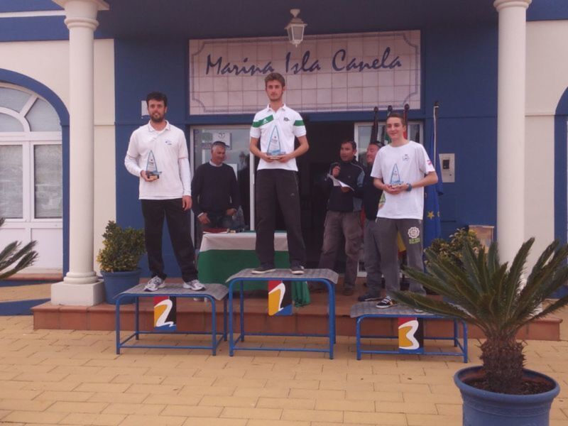 Alfredo Gómez suma para el CAND el subcampeonato de la Copa Andalucía de Láser Radial