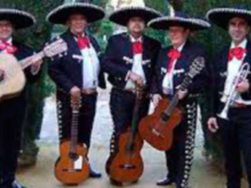 Sevilla. Hoy Lunes, Guitarras y Mariachi en "Temas Sevillanos"