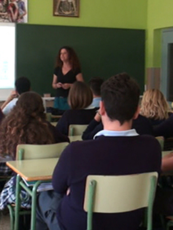 Alumnos de tercero y cuarto de ESO de todos los centros participan en talleres con motivo del Día contra la violencia hacia las mujeres(Chipiona)