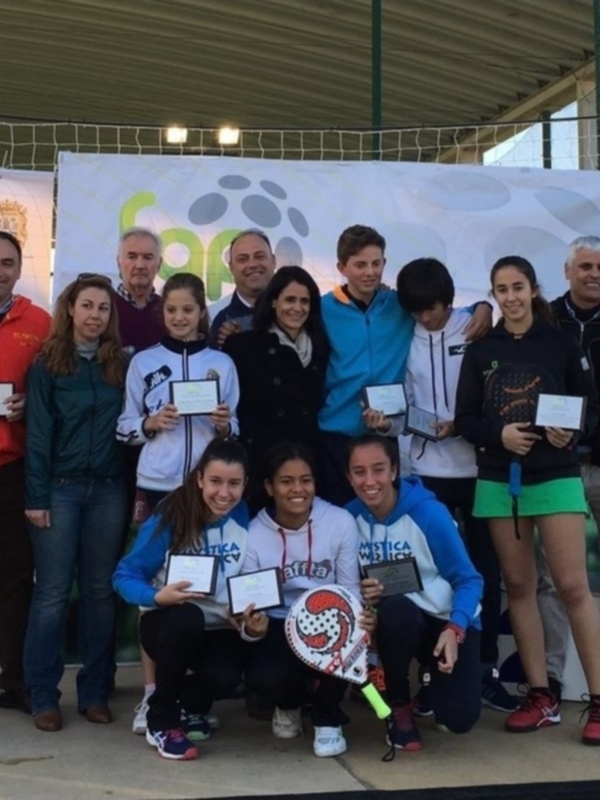 La Federación Andaluza de Pádel homenajea a sus medallistas mundiales