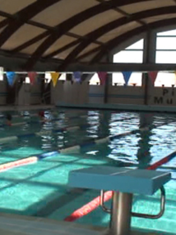 La piscina municipal de Chipiona mantuvo durante 2015 una media de usuarios cercana al medio centenar