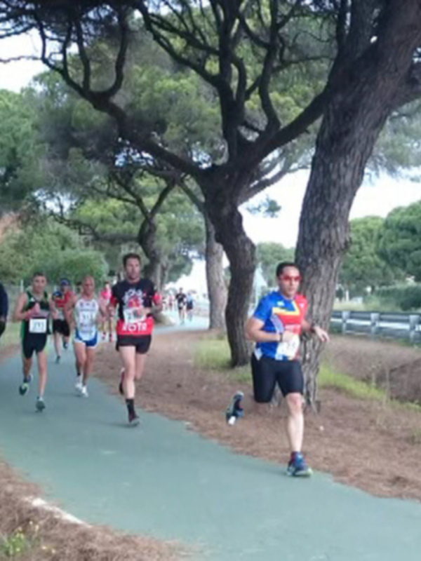 Buenos resultados de la nutrida representación chipionera en la Media Maratón Costa de la Luz