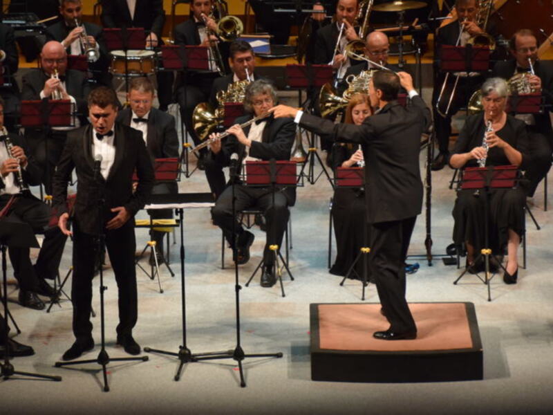 Extraordinario éxito alcanzado por el Ateneo de Sevilla en el López de Vega en el concierto del día de San Fernando.