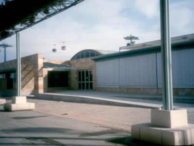 Pabellones y edificios de la Exposición Universal  (1992) existentes en 2016 en el Camino de Los Descubrimientos.