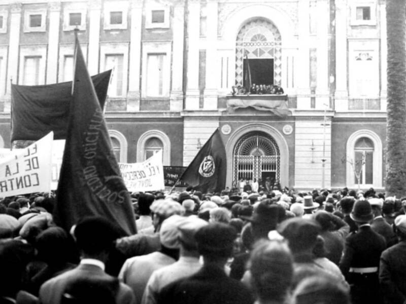 Convocatoria pública para la recreación histórica de la balconada durante la proclamación de la II República  en El Puerto el próximo 2 de septiembre