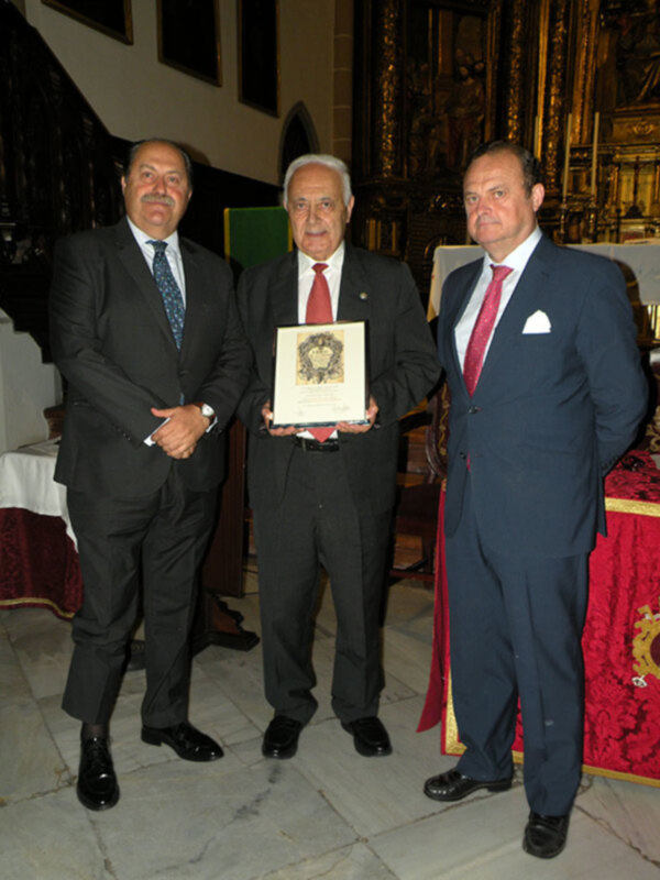 La Sacramental de San Pedro presento la XIII Exaltación Eucarística.