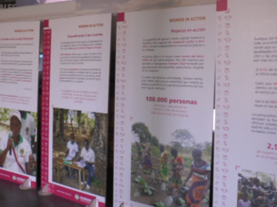Una exposición de la Fundación Humana sensibiliza en el Centro El Camaleón sobre el importante papel de la mujer en el desarrollo