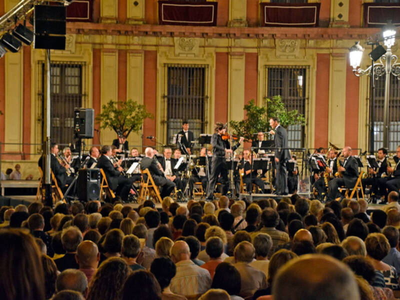 La Banda Sinfónica sevillana ofreció un concierto de víspera que antecede al día grade de Patrona Sevillana.