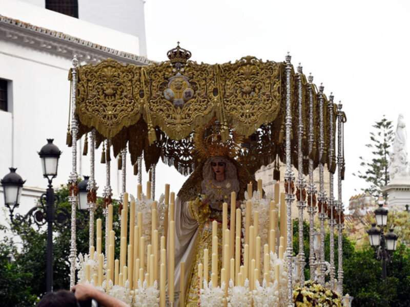 La Virgen de la Salud  paseó Triunfal por Sevilla y Triana.
