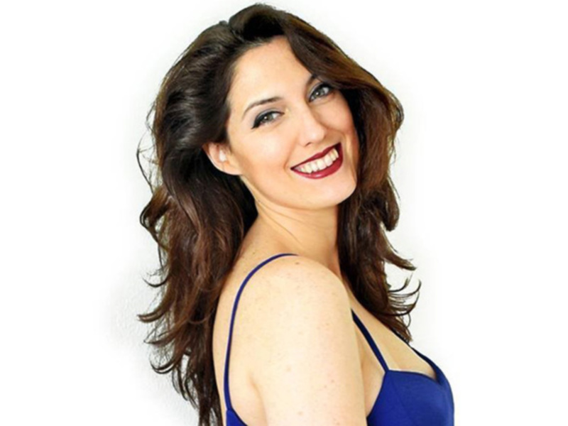 La escritora Sofía Navarro nos sorprende nuevamente con su novena publicación, ahora una novela erótica El baile del escorpión